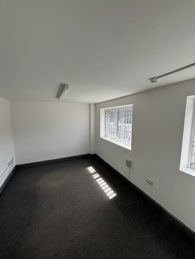 TO LET | Refurbished Industrial/Warehouse Unit | 2,396 sq ft
