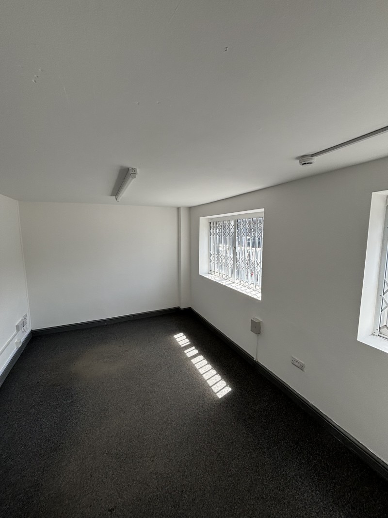 TO LET | Refurbished Industrial/Warehouse Unit | 2,396 sq ft